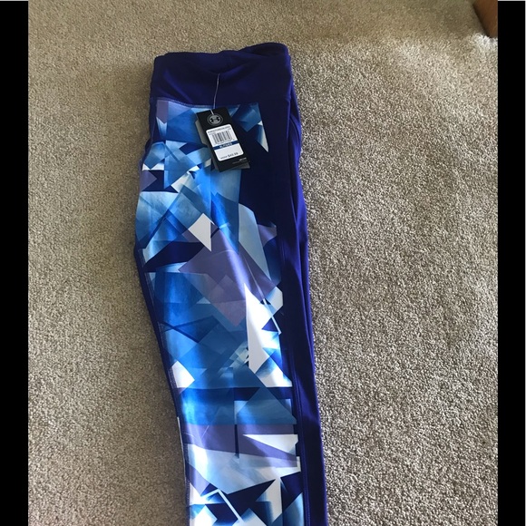 Under Armour Pants - Women’s under armour XL compression Capris!